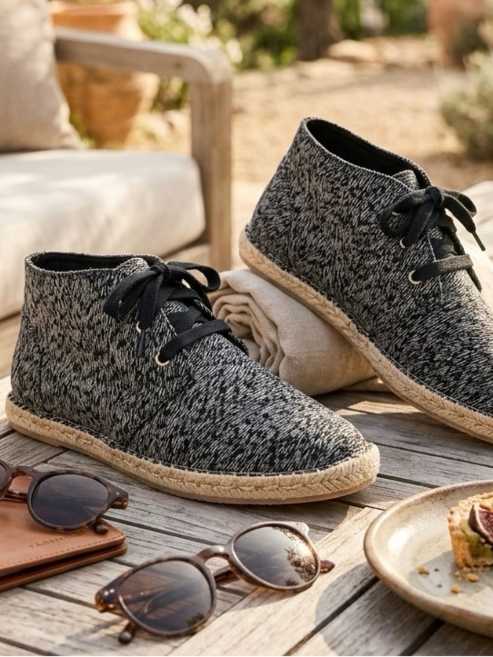 Qupid Black & White Patterned Lace-Up Chukka Espadrille Booties - Size 7.5